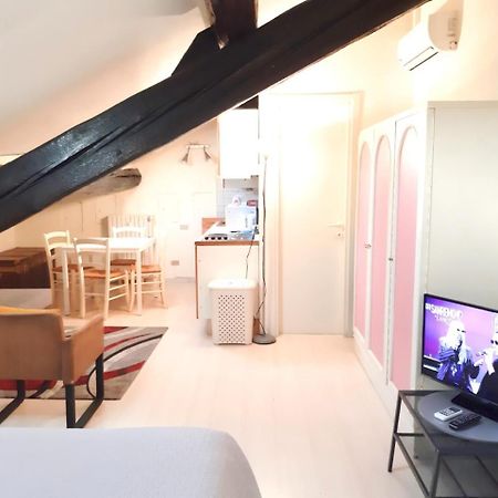 Apartamento Mansarda Porta Venezia Milán Exterior foto