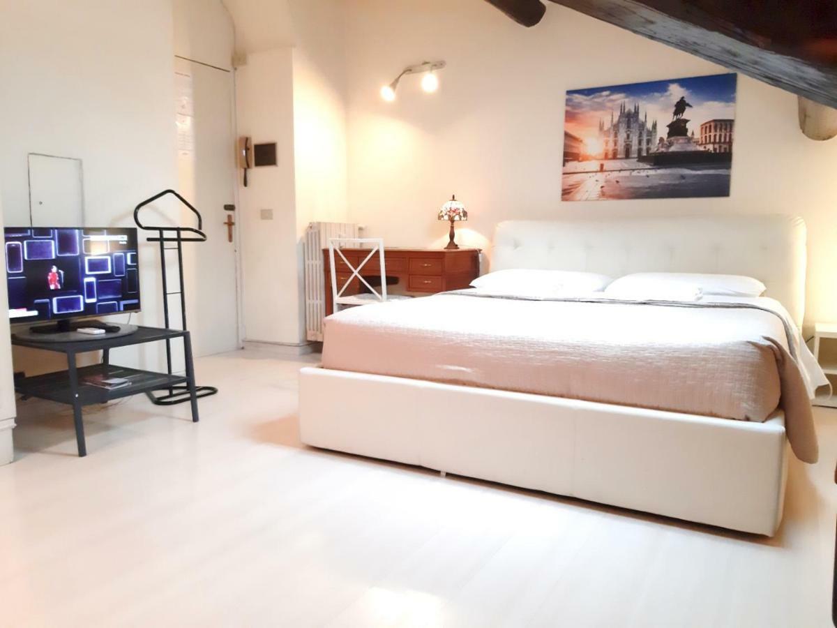 Apartamento Mansarda Porta Venezia Milán Exterior foto