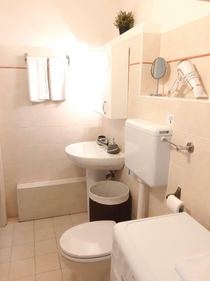 Apartamento Mansarda Porta Venezia Milán Exterior foto